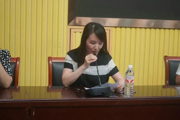 黑料不打烊17吃瓜 不打豆瓣小组等成熟社区相比海报